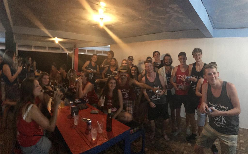 Real Vang Vieng Backpacker Hostel エクステリア 写真