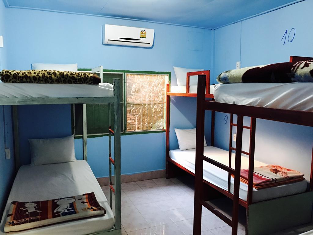 Real Vang Vieng Backpacker Hostel エクステリア 写真