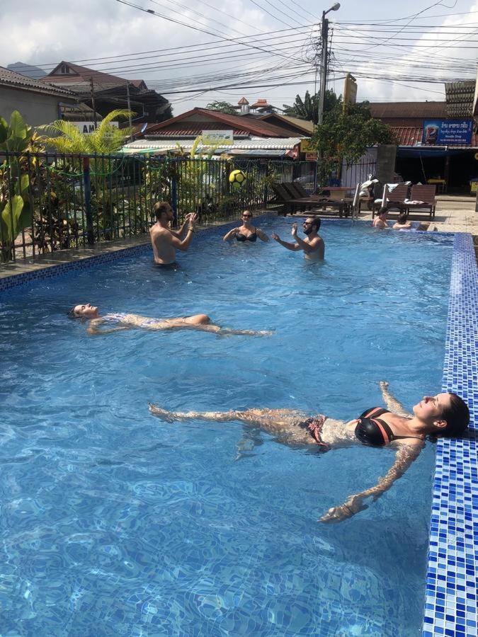 Real Vang Vieng Backpacker Hostel エクステリア 写真